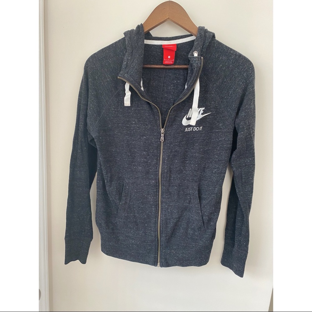 Women’s Nike Zipup Hoodie